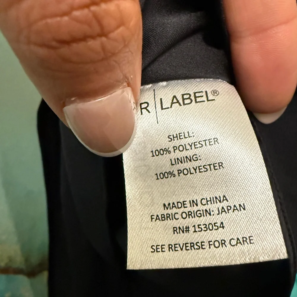 R Label label black